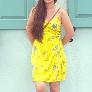 Wrap-around floral dress F21